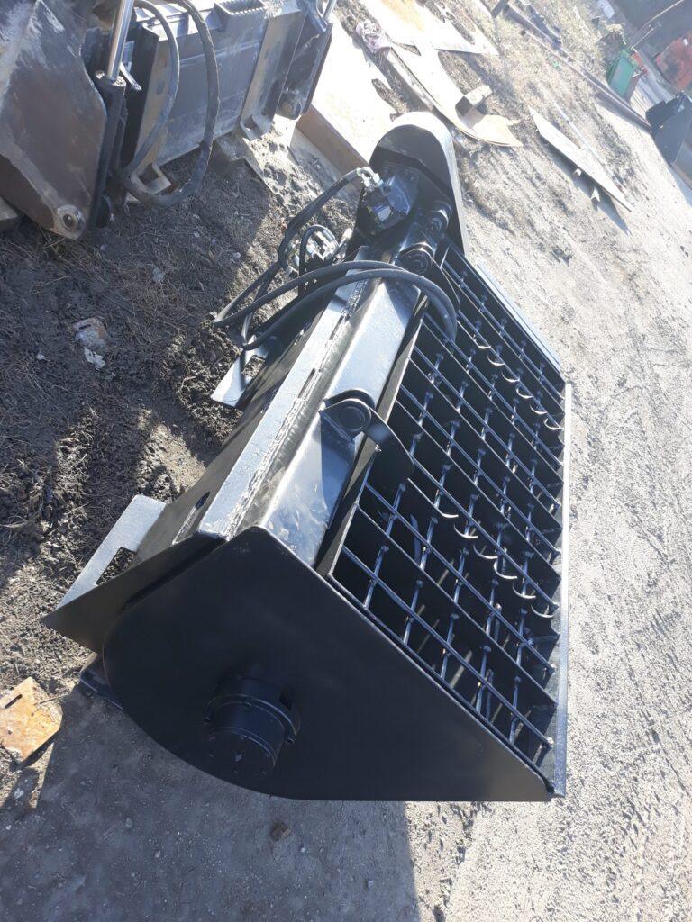 Betonkeverő kanál 0,3 m3-es, hidraulikus súberrel